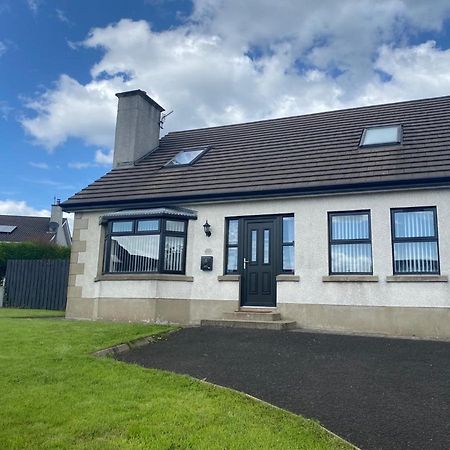 Holiday Home In Ballycastle - Fainne Na Cairde Exteriör bild