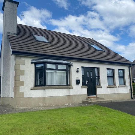 Holiday Home In Ballycastle - Fainne Na Cairde Exteriör bild