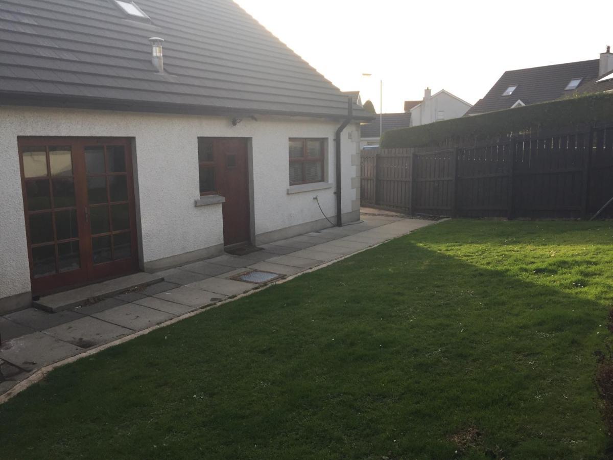 Holiday Home In Ballycastle - Fainne Na Cairde Exteriör bild