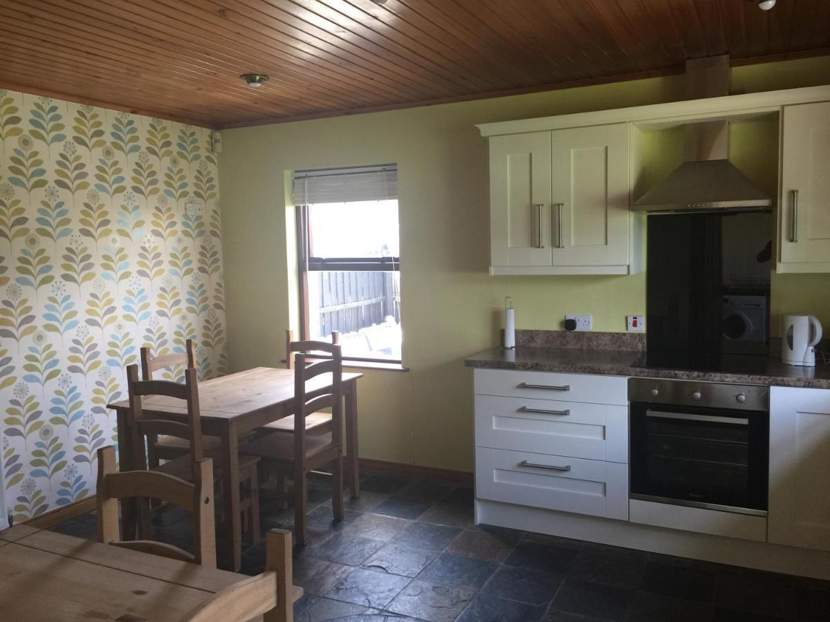 Holiday Home In Ballycastle - Fainne Na Cairde Exteriör bild