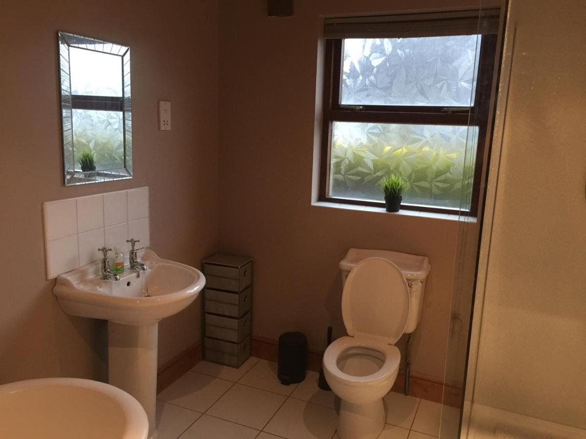 Holiday Home In Ballycastle - Fainne Na Cairde Exteriör bild