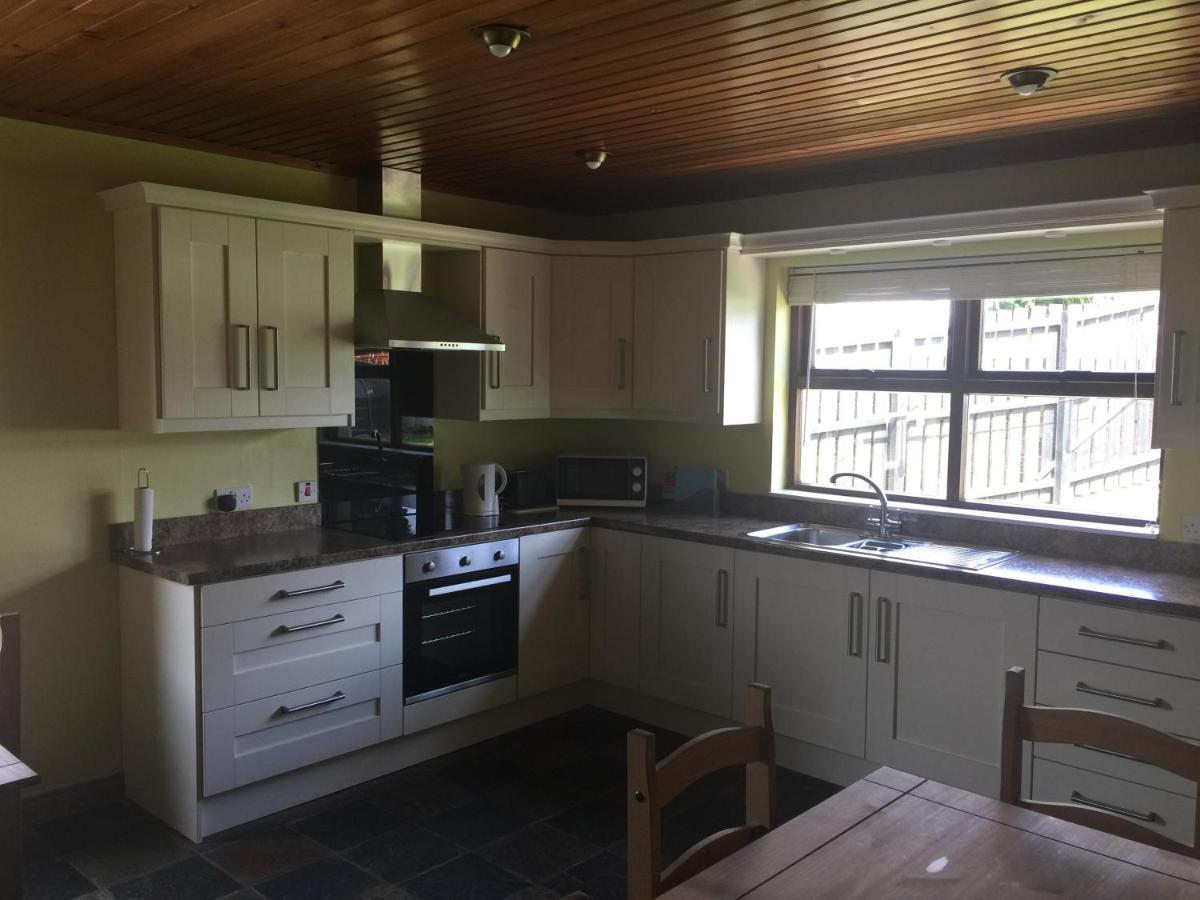 Holiday Home In Ballycastle - Fainne Na Cairde Exteriör bild