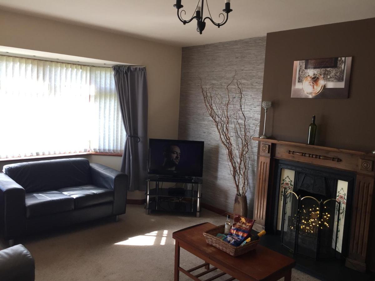 Holiday Home In Ballycastle - Fainne Na Cairde Exteriör bild