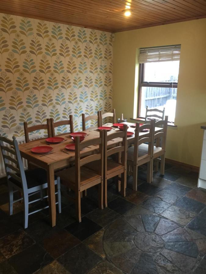 Holiday Home In Ballycastle - Fainne Na Cairde Exteriör bild