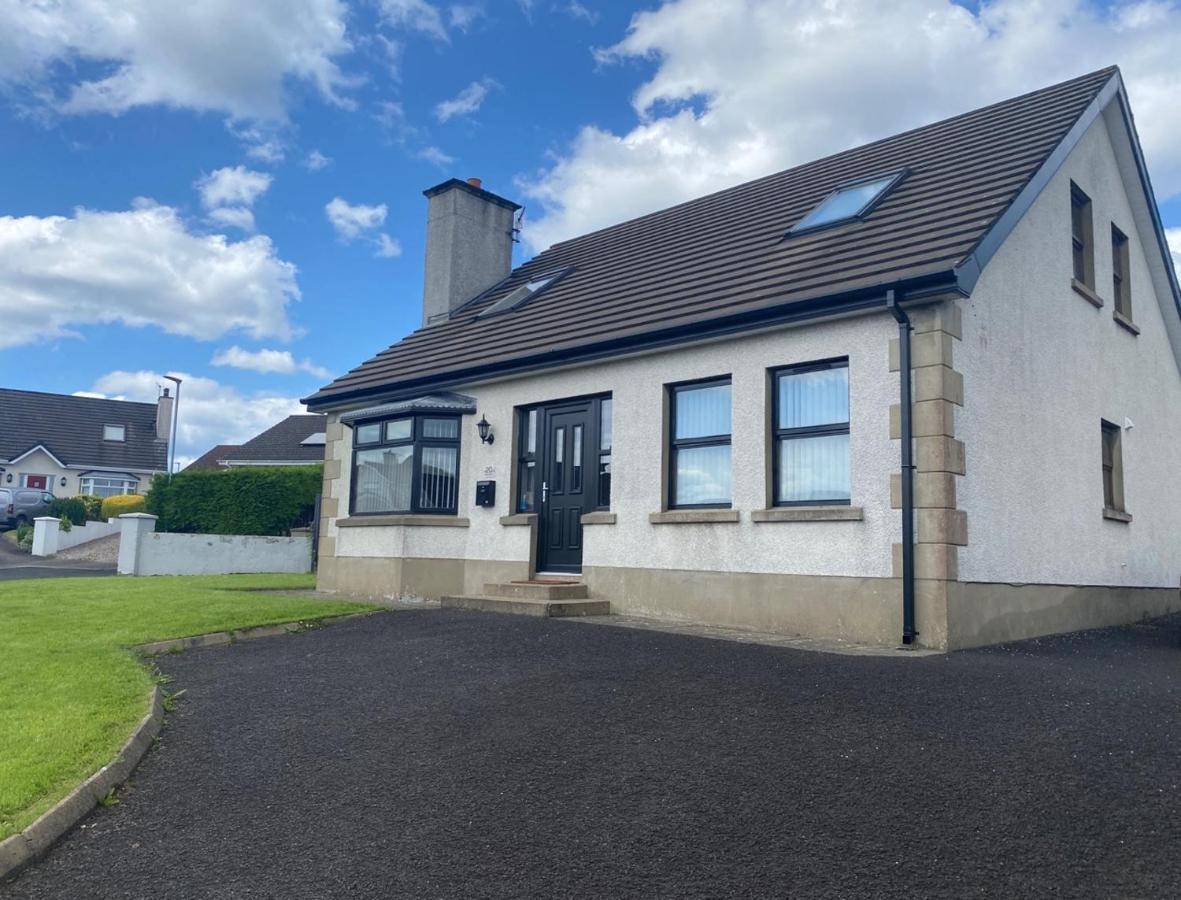 Holiday Home In Ballycastle - Fainne Na Cairde Exteriör bild