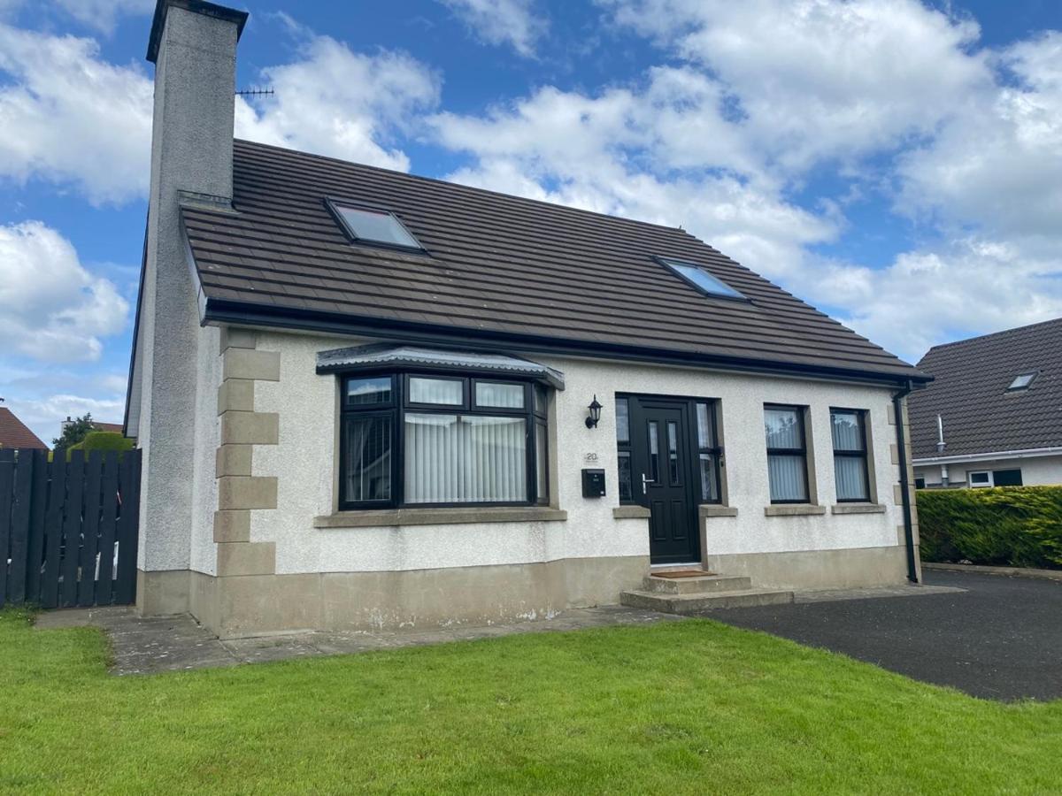 Holiday Home In Ballycastle - Fainne Na Cairde Exteriör bild